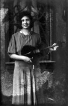Pappas girl with viola